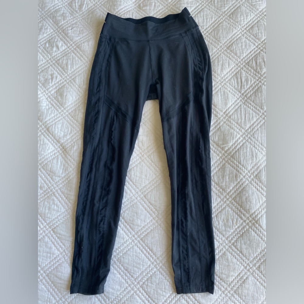 Gymshark leggings with mesh detailing - medium